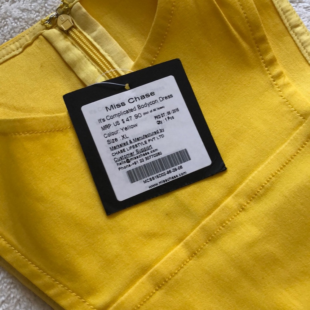 It complicated body on dress